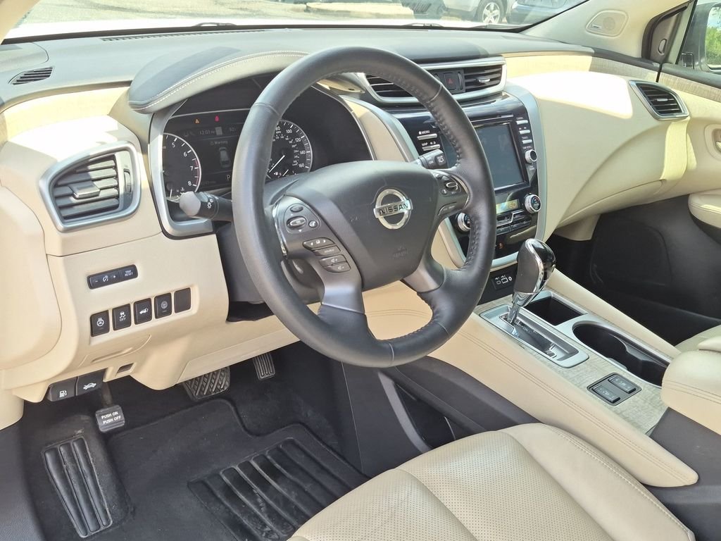 Used 2022 White Nissan SL image 37