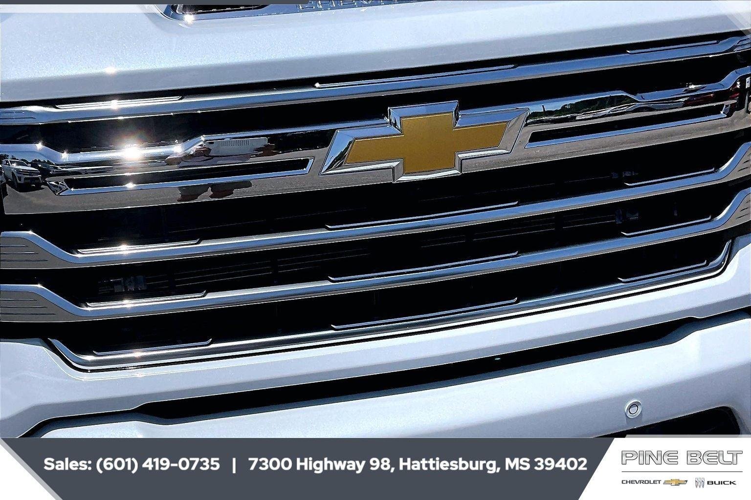 New 2026 Polar White Tricoat Chevrolet High Country image 22