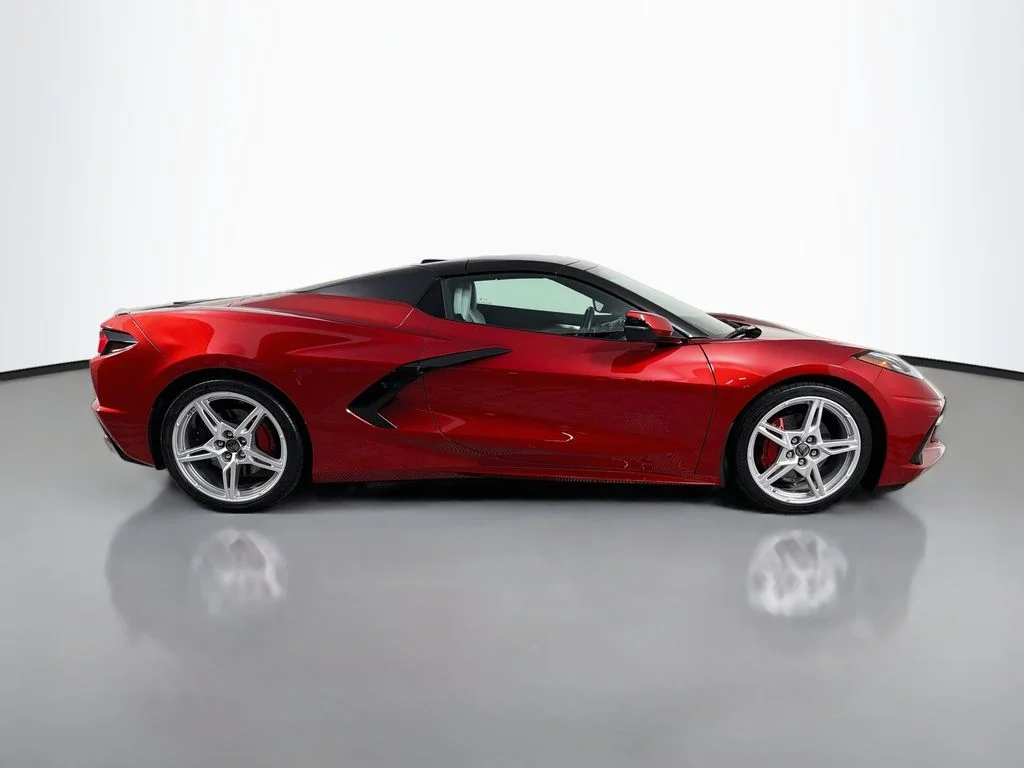 Used 2022 Red Chevrolet Stingray image 4