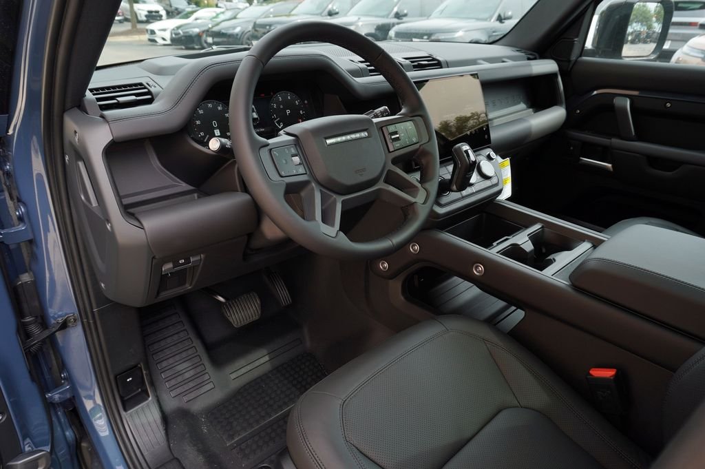 New 2026 Tasman Blue Land Rover X-Dynamic SE image 12