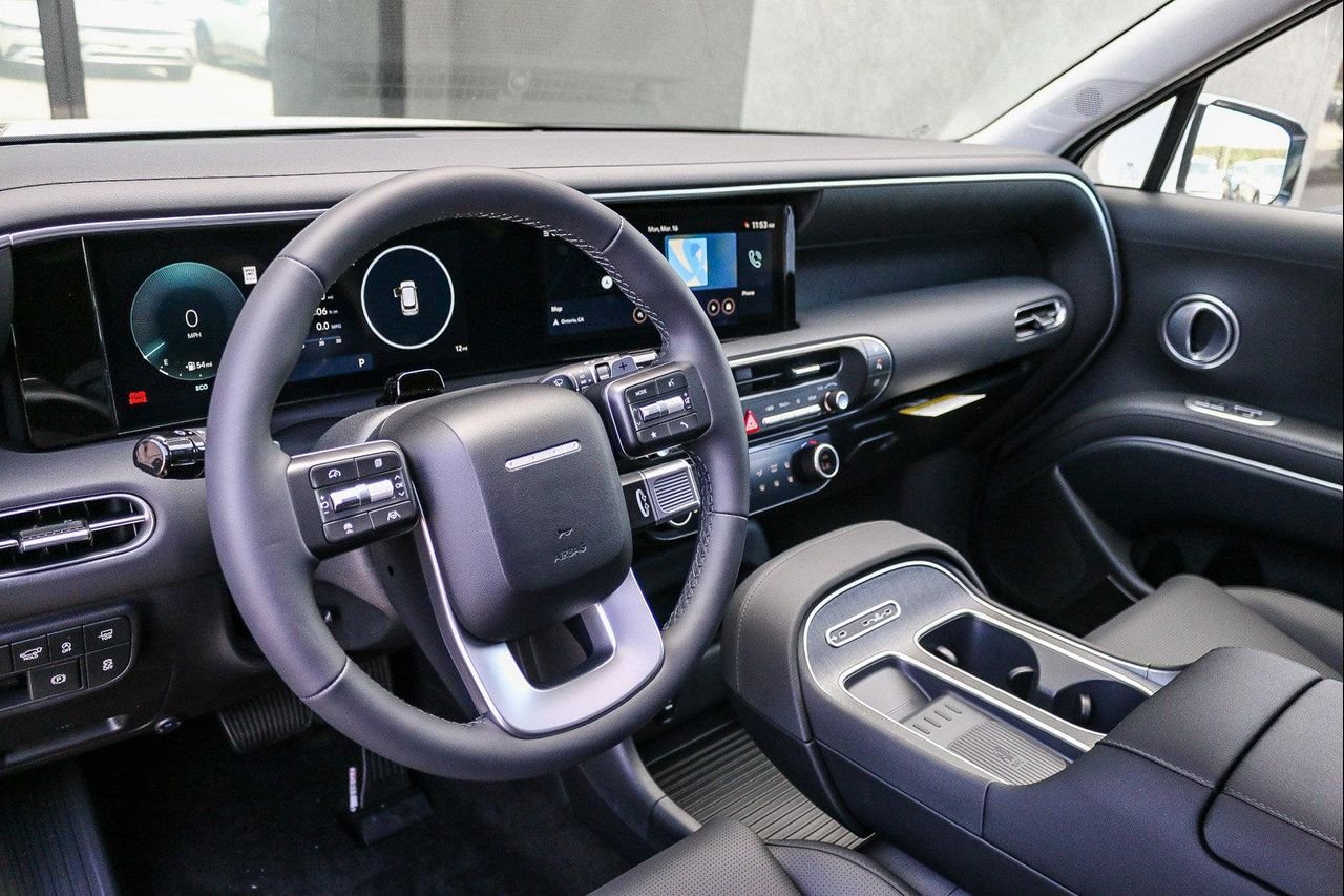 New 2026 White Hyundai SEL Premium image 25