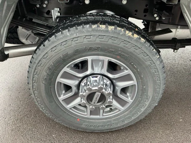 New 2027 Iconic Silver Metallic Ford F-350® Lariat® image 15