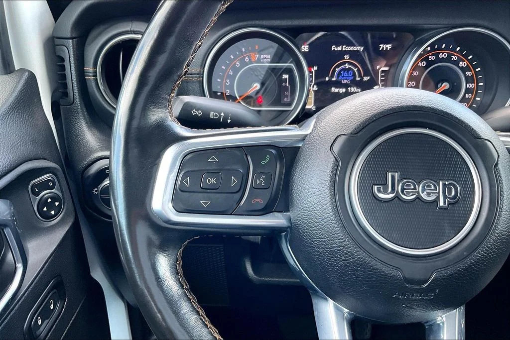 Used 2023 White Jeep High Altitude image 21