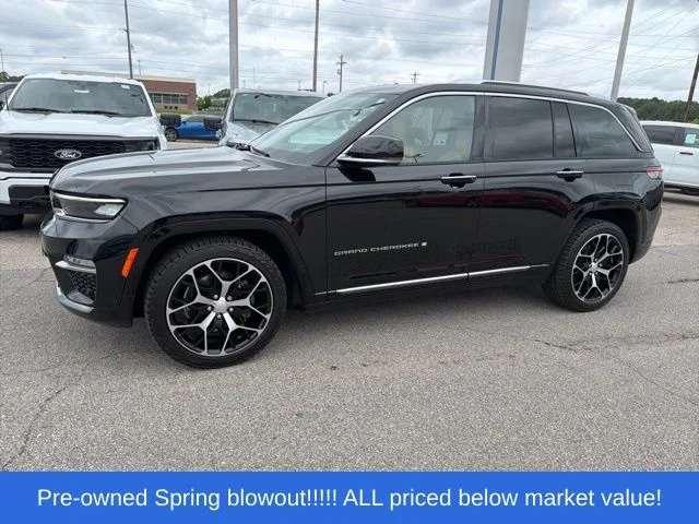 Used 2022 Black Jeep Summit image 4