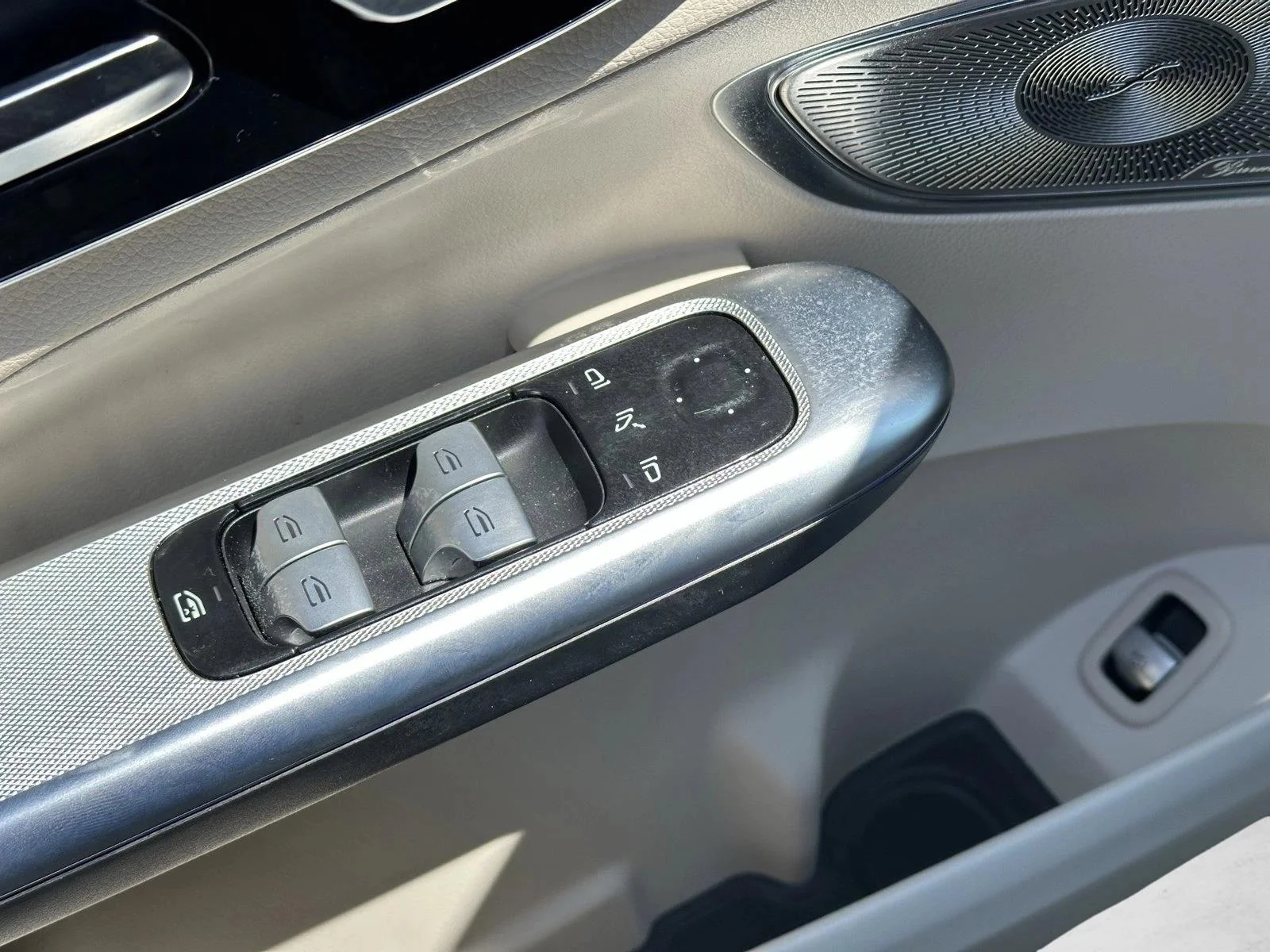 Used 2023 Polar White Mercedes-Benz GLC 300 image 17