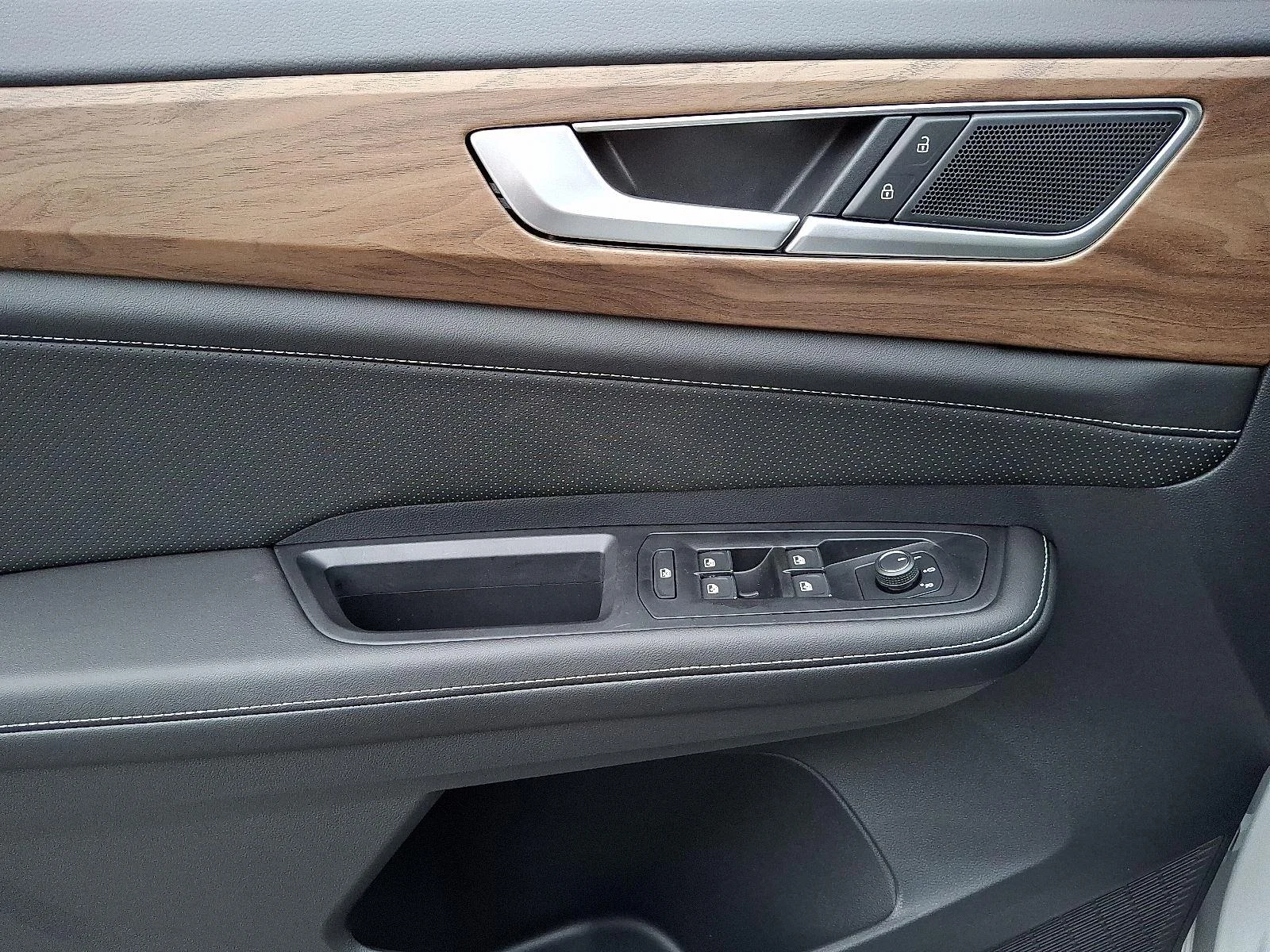 2026 Volkswagen Atlas SE - Photo 11