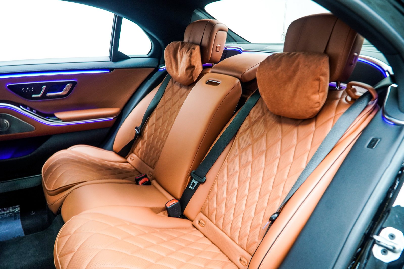 Used 2024 Black Mercedes-Benz S 580e image 53