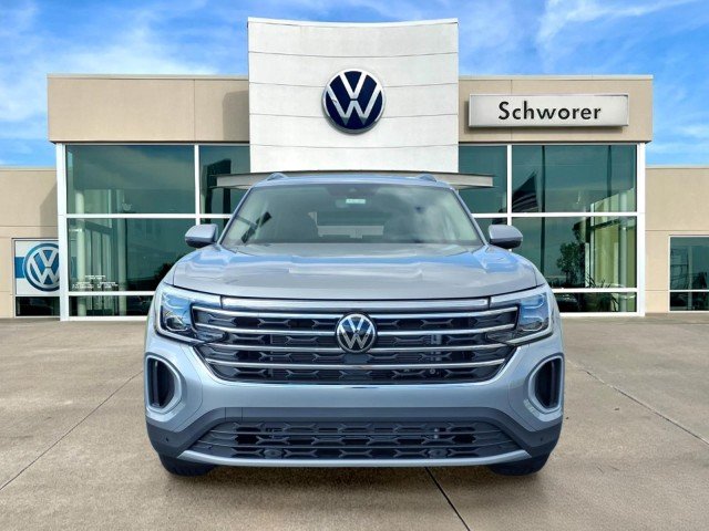 New 2026 Silver Mist Metallic Volkswagen SE w/Technology 4M image 3