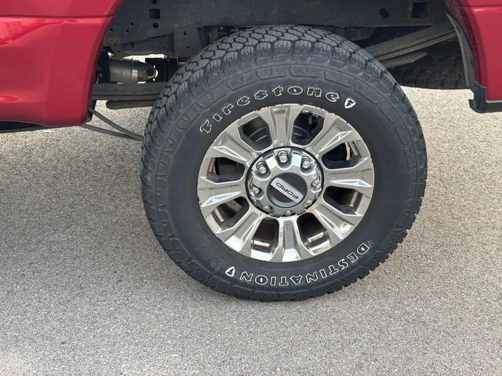 Used 2017 Ruby Red Metallic Tinted Clearcoat Ford XLT image 9
