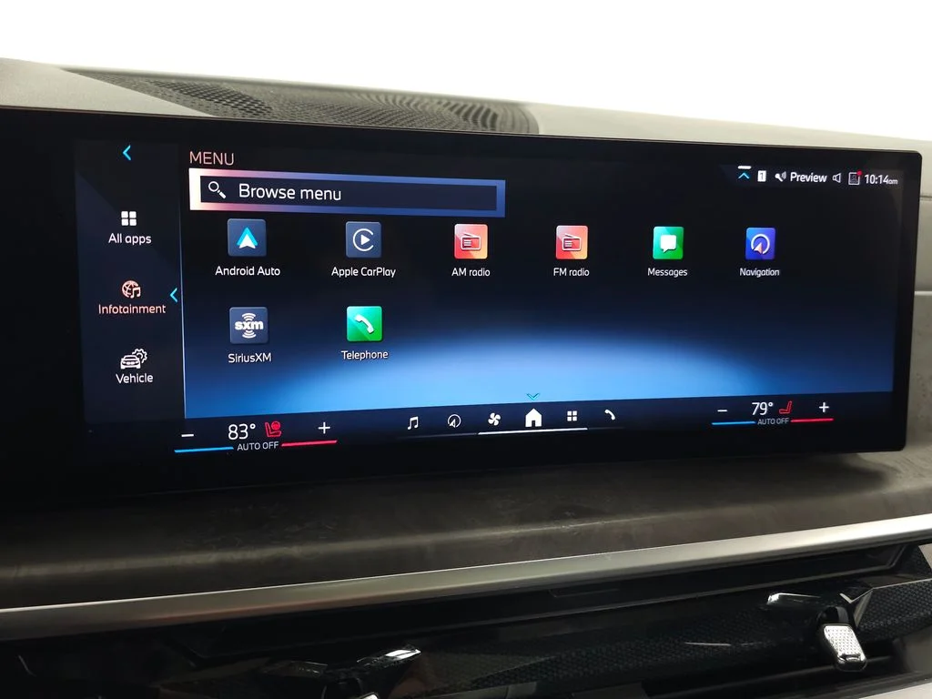 Used 2025 White BMW xDrive40i image 28