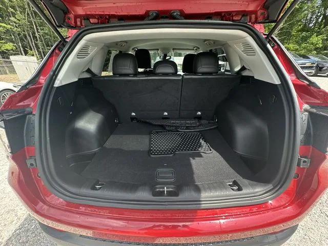 Used 2019 Red Jeep Latitude image 26