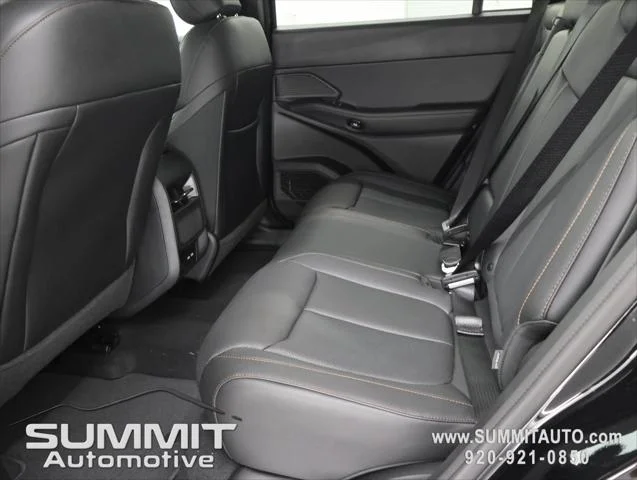 New 2026 Diamond Black Crystal Pearl-Coat Exterior Paint Jeep Limited image 35