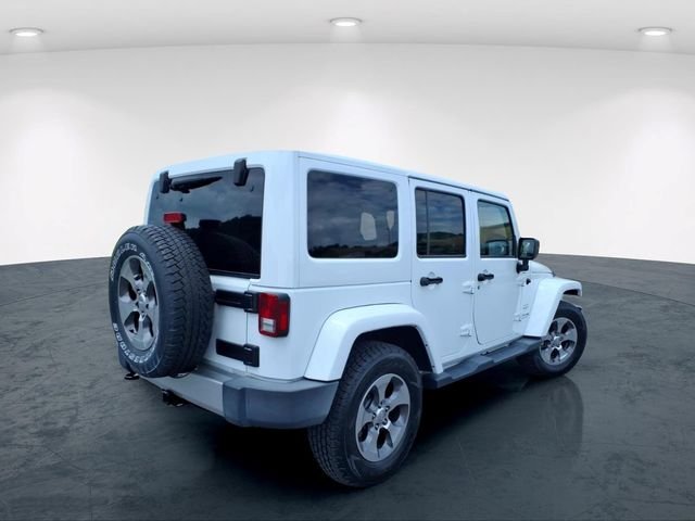 Used 2018 White Jeep Unlimited Sahara image 8