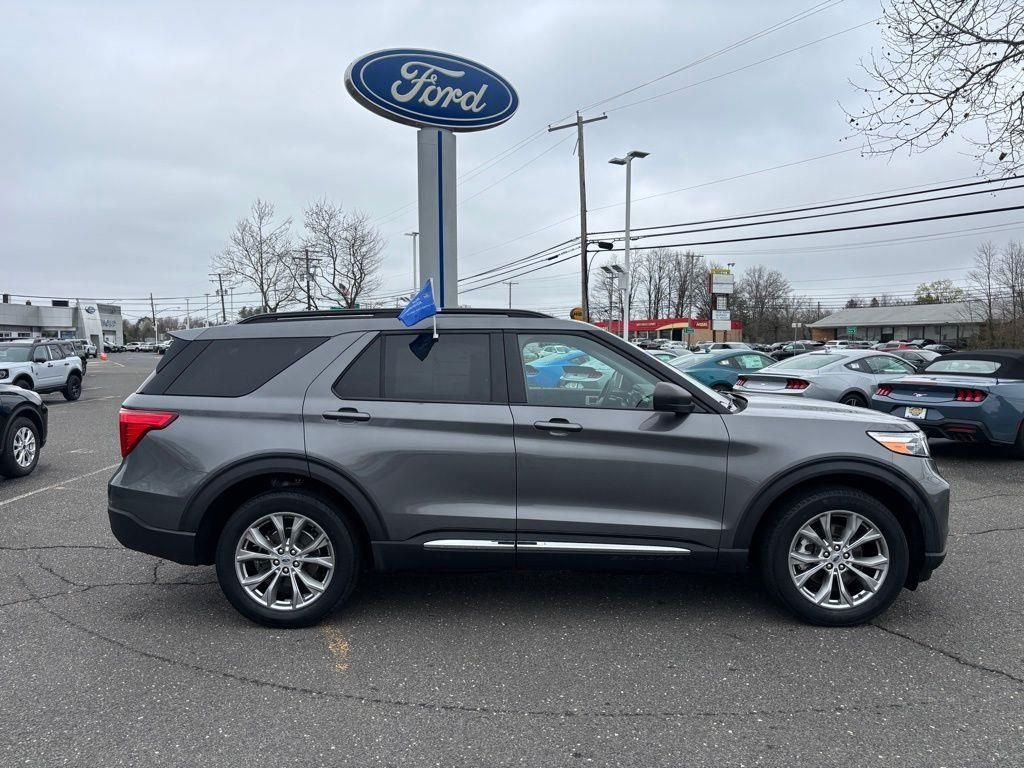 Certified Used 2022 Gray Metallic Ford XLT image 9