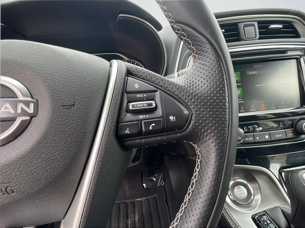 Used 2023 Black Nissan Platinum image 20