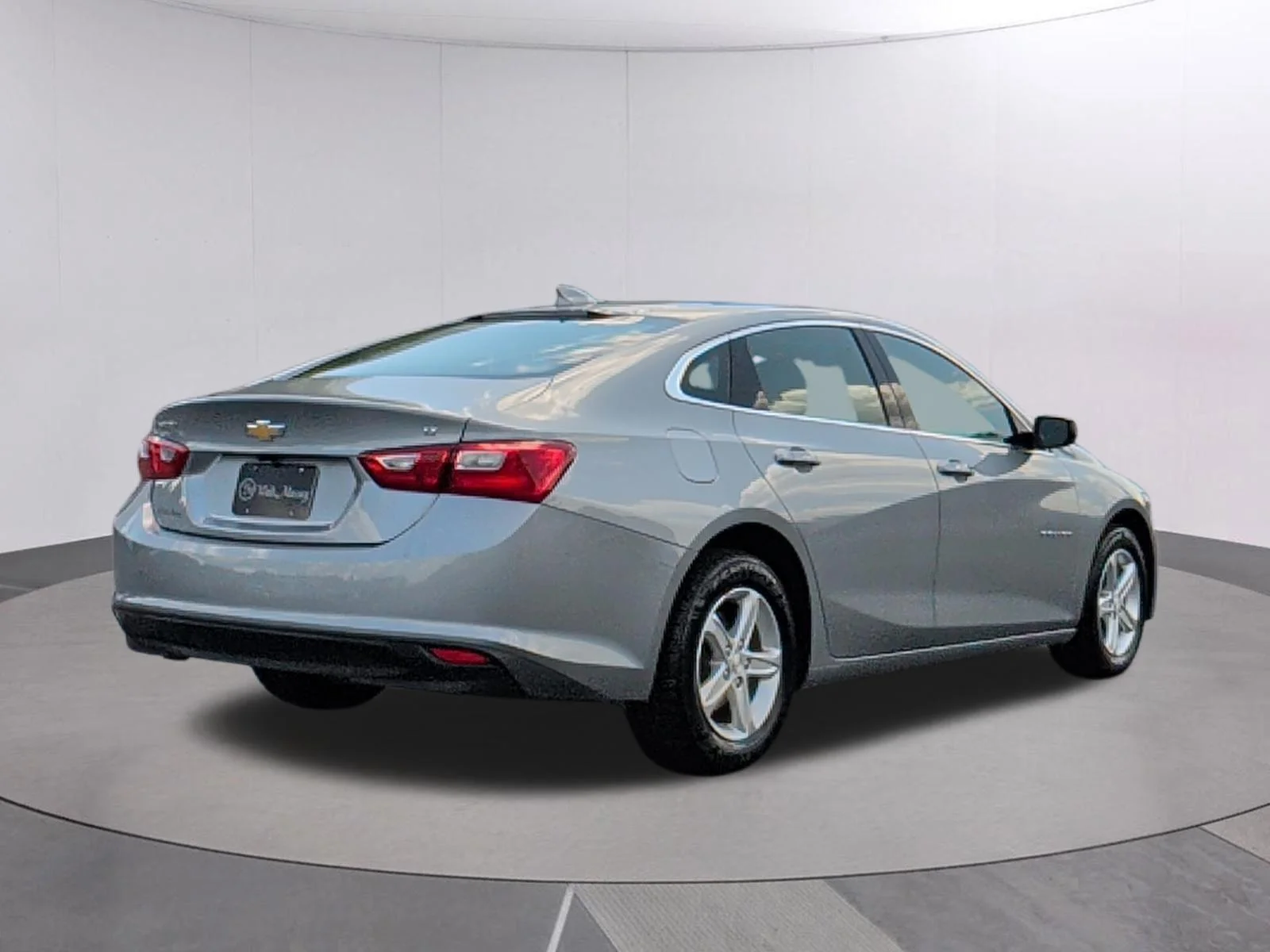 Used 2023 Sterling Gray Metallic Chevrolet LT image 5
