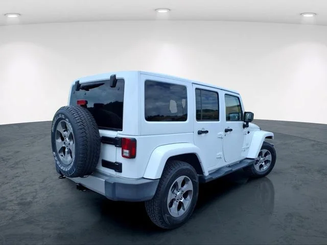 Used 2018 White Jeep Unlimited Sahara image 8