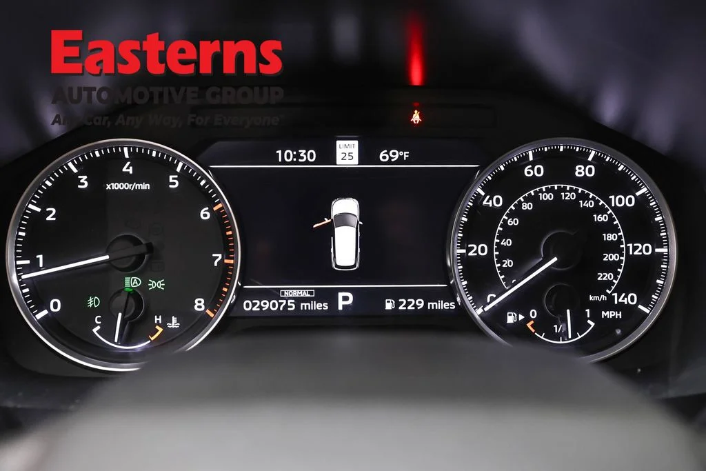 Used 2025 Gray Mitsubishi SE image 17