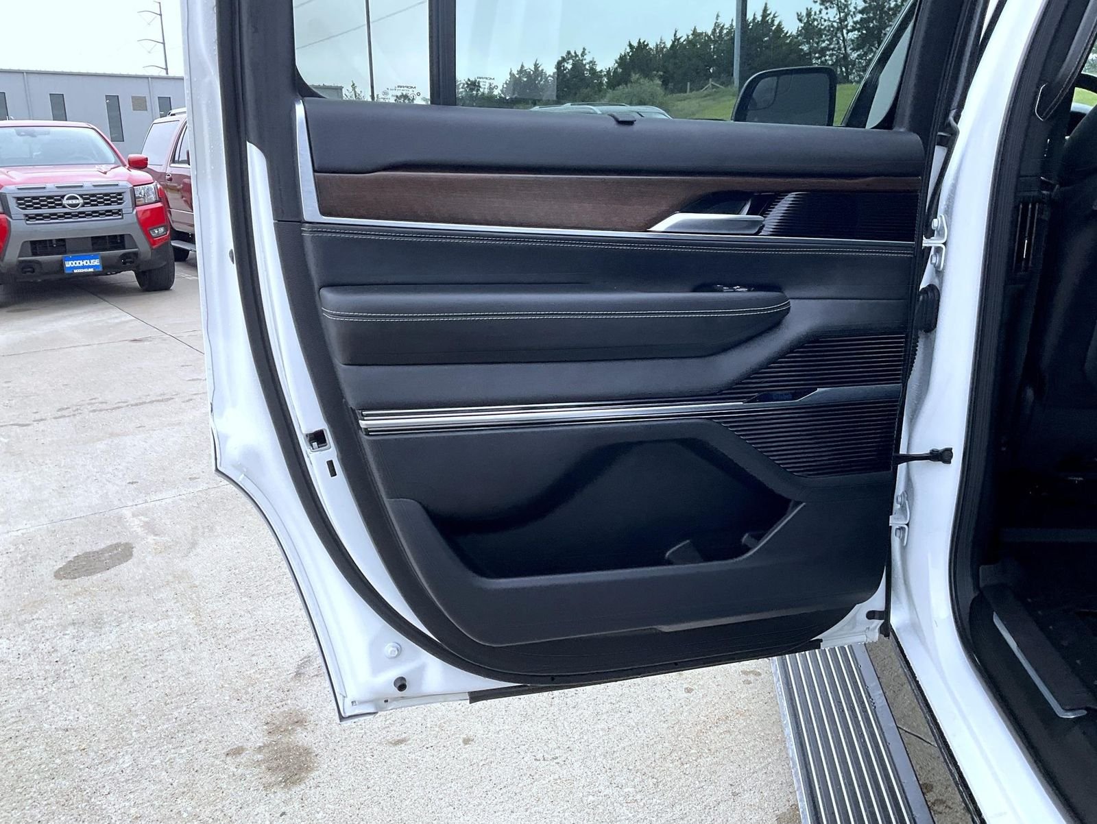 Used 2023 White Jeep Series II image 18