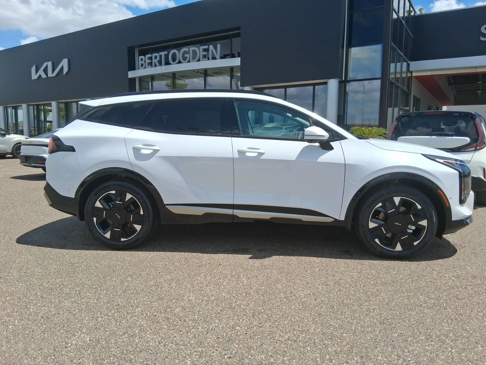 New 2026 White Kia SX-Prestige image 3