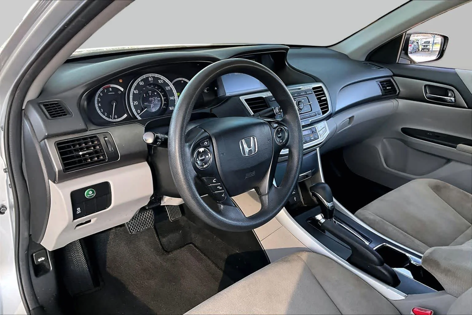 Used 2013 Alabaster Silver Metallic Honda LX image 16