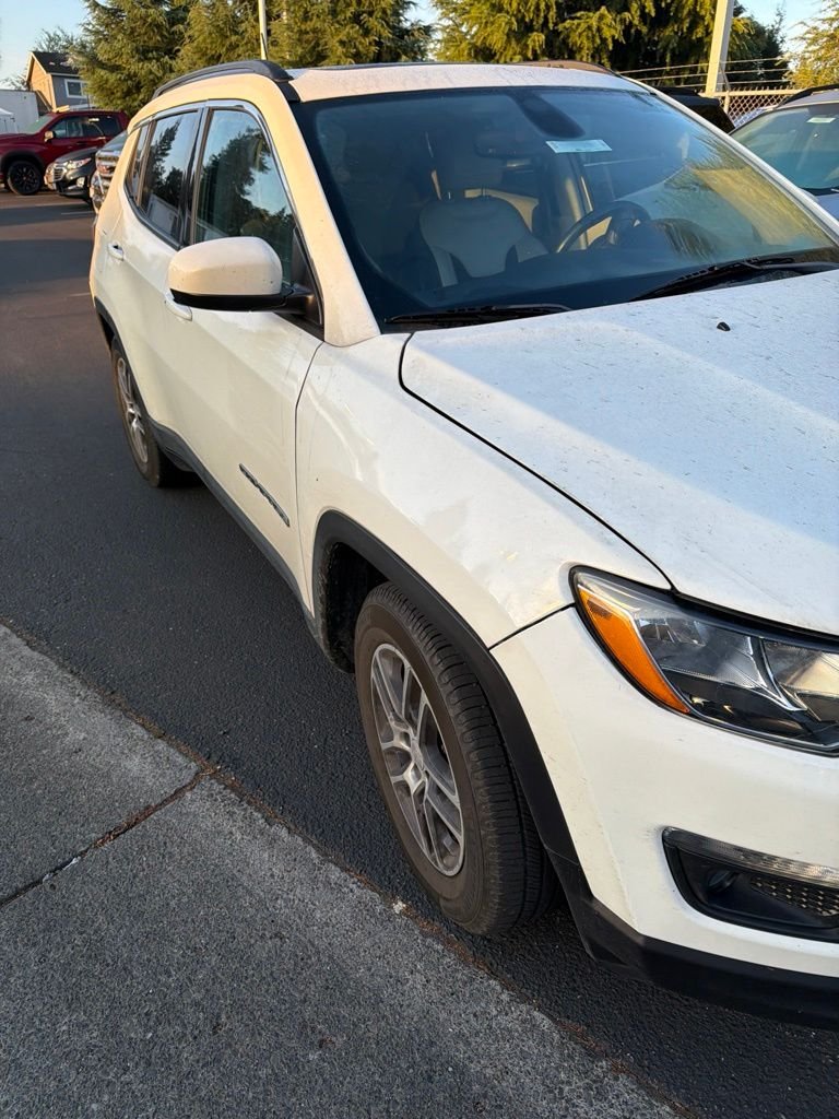 Used 2019 White Clearcoat Jeep Latitude image 3