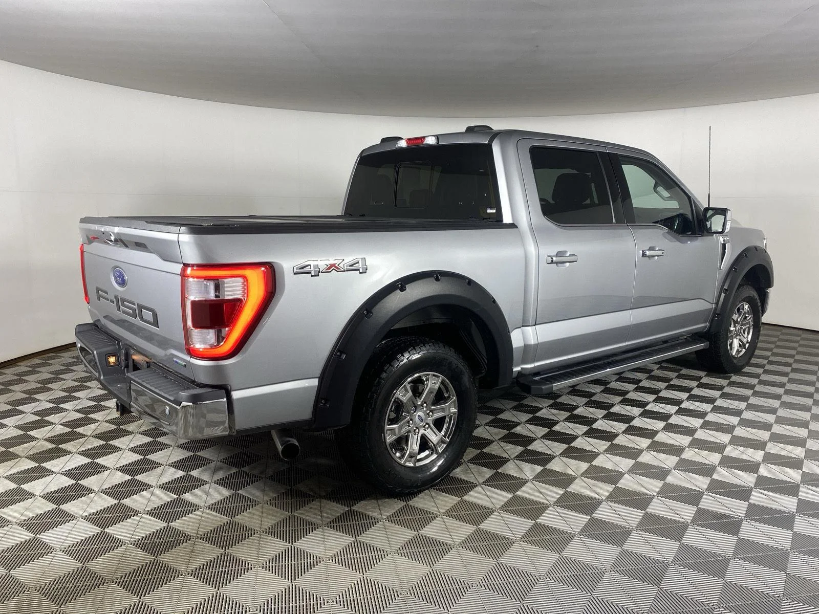 Used 2021 Iconic Silver Ford LARIAT image 7