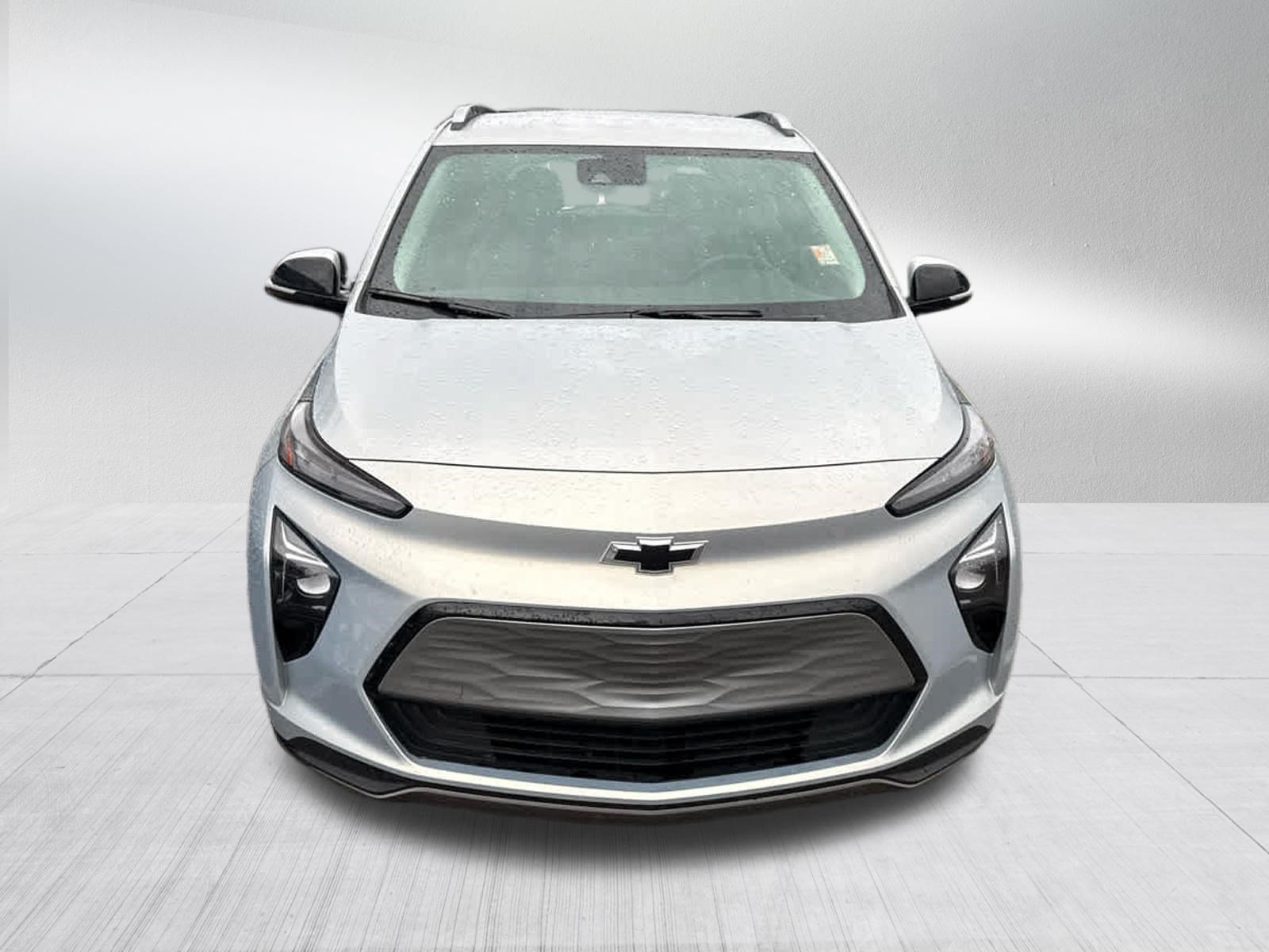 Used 2023 Silver Flare Metallic Chevrolet LT image 2