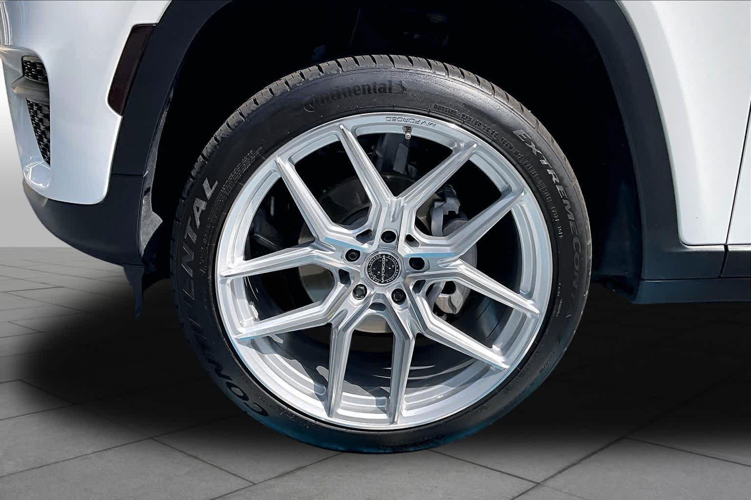 Used 2025 Bright White Clearcoat Jeep Altitude X image 11