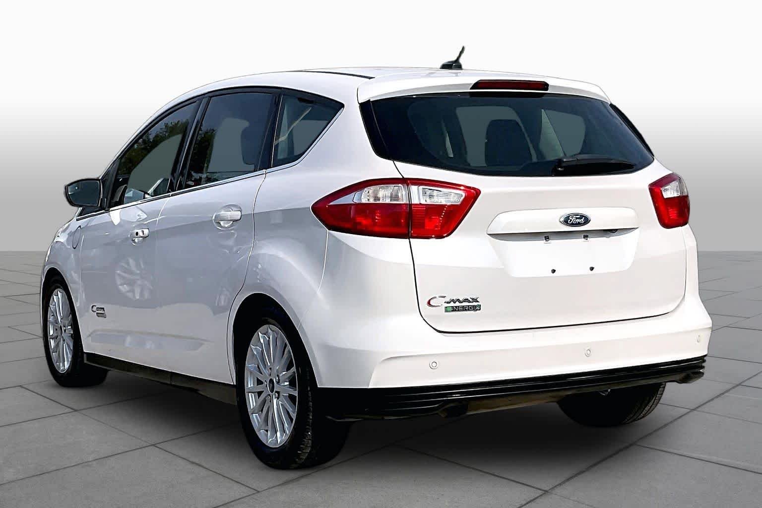 Used 2015 White Platinum Metallic Tri-Coat Ford SEL image 11