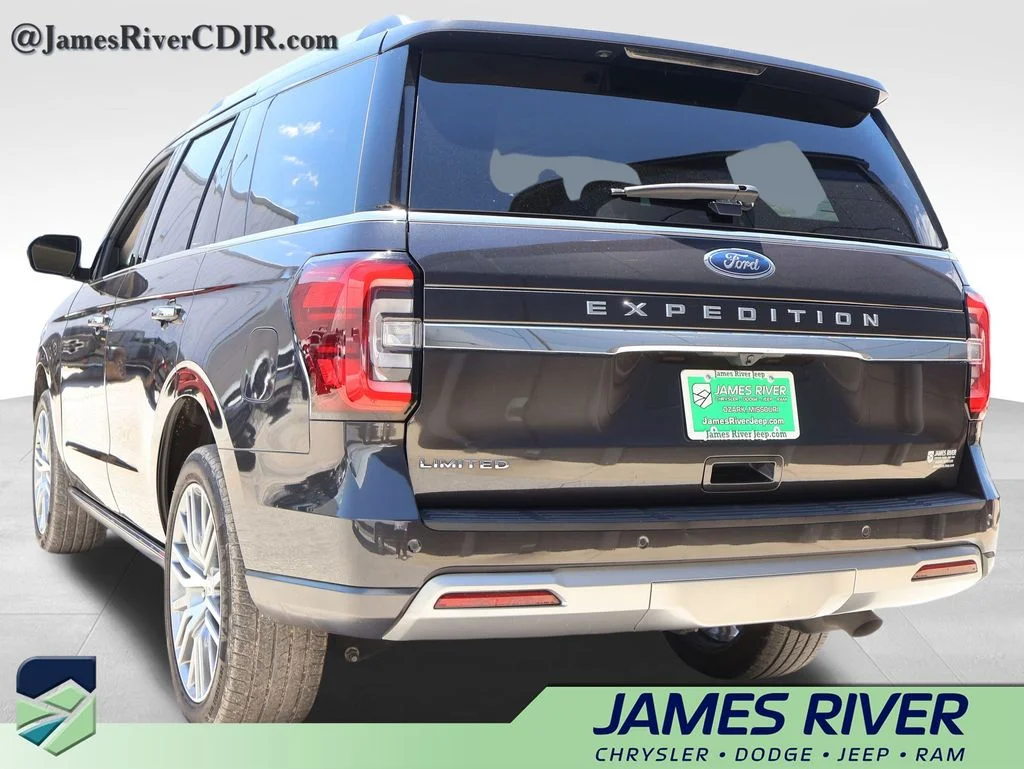Used 2024 Gray Ford Limited image 3