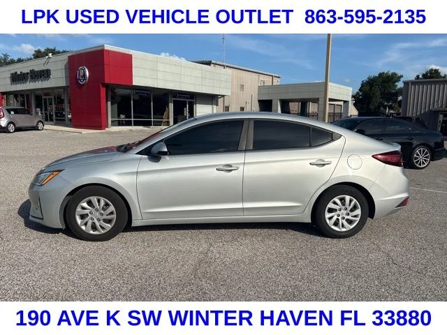Used 2019 Silver Hyundai SE image 6