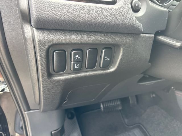 Used 2024 Black Mitsubishi 2.0 SE image 16