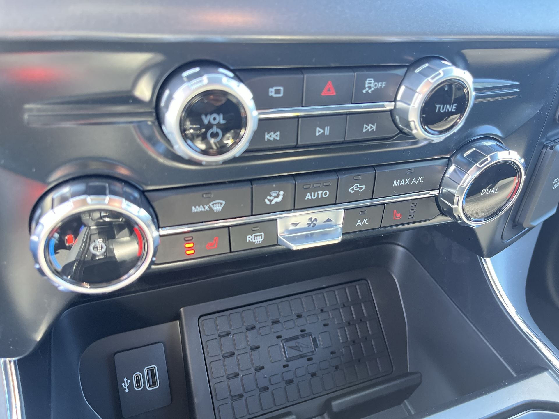 New 2026 Agate Black Metallic Ford XLT image 11