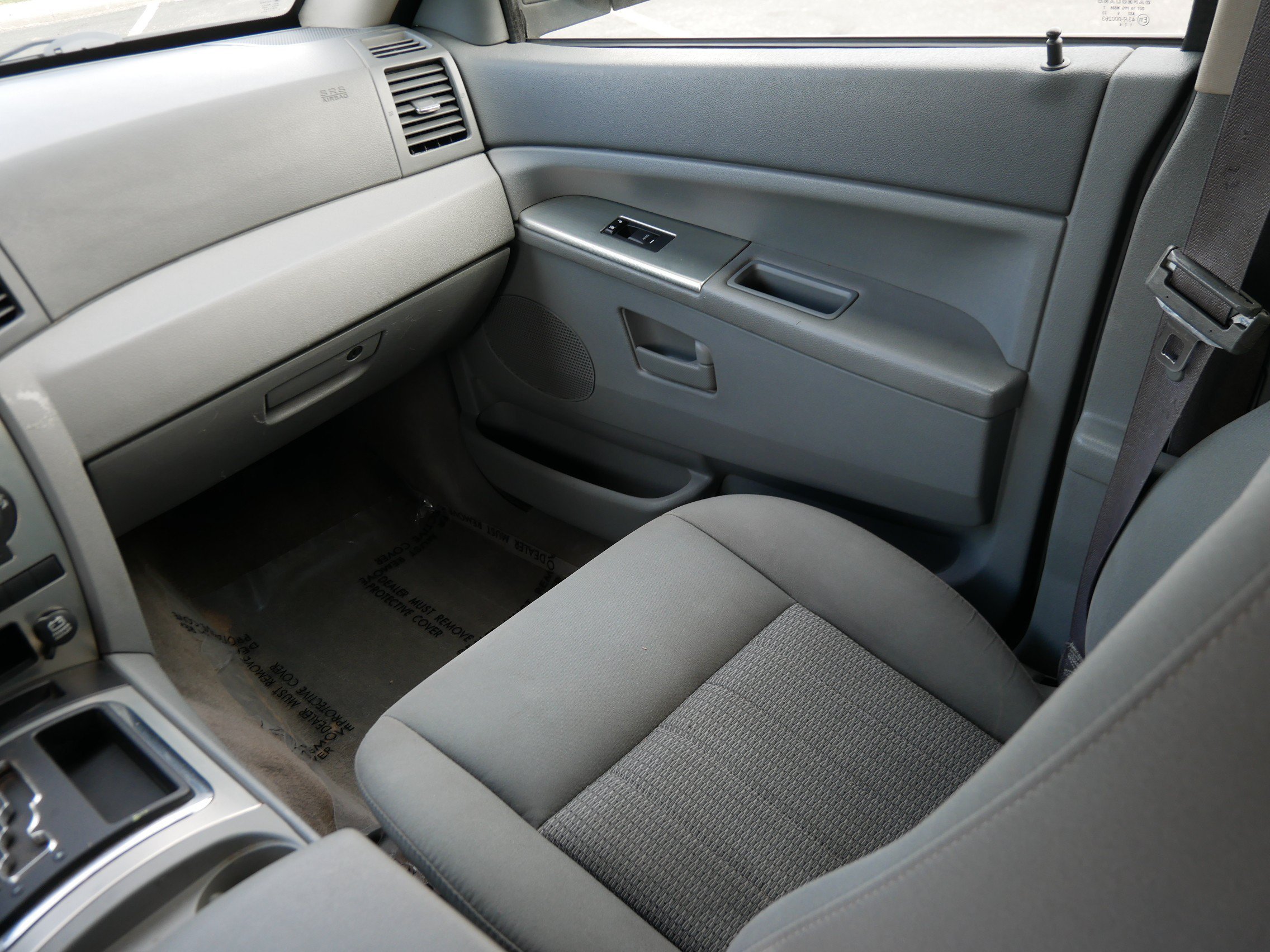 Used 2007 Jeep Green Metallic Jeep Laredo image 17
