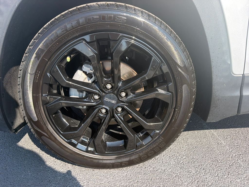 Used 2021 Silver GMC SLE image 10