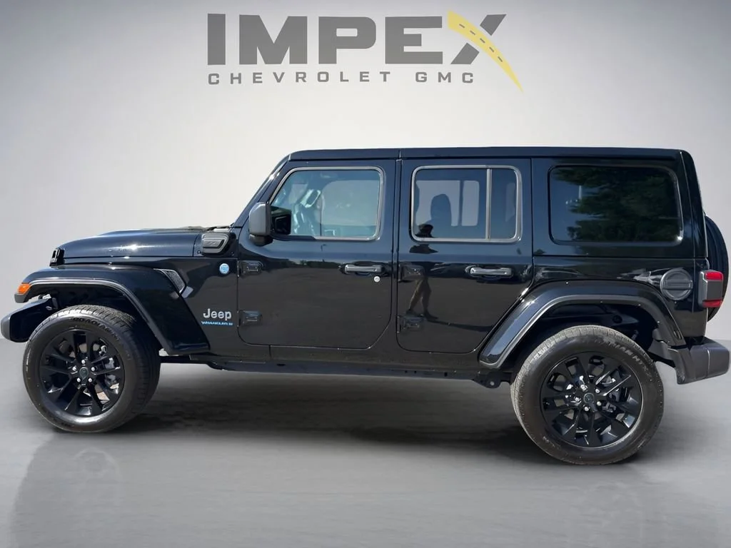 Used 2025 Black Jeep Sahara image 2