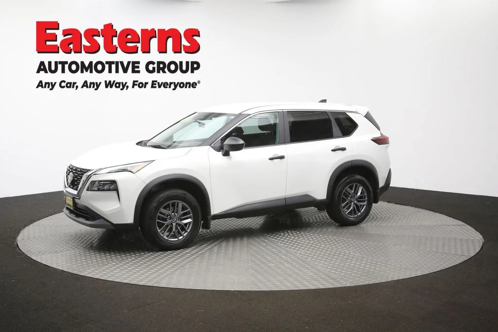 Used 2023 White Nissan S image 59