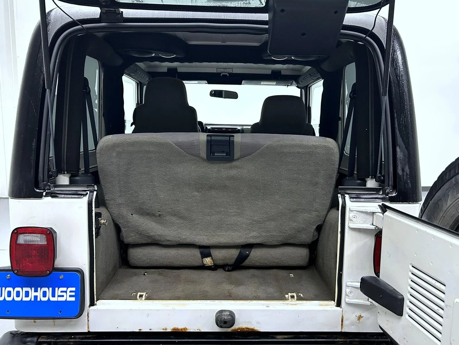Used 2003 White Jeep Sport image 19