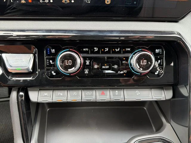 New 2026 White GMC AT4 image 14