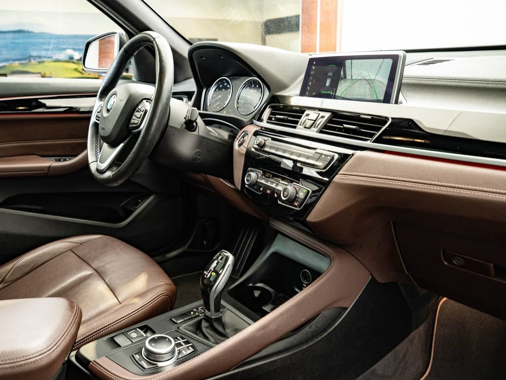 Used 2021 Black Sapphire Metallic BMW sDrive28i image 50