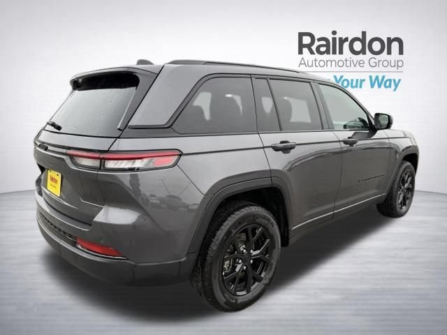 Used 2025 Baltic Gray Metallic Clearcoat Jeep Altitude image 7