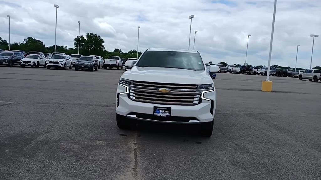 Used 2023 Iridescent Pearl Tricoat Chevrolet High Country image 3