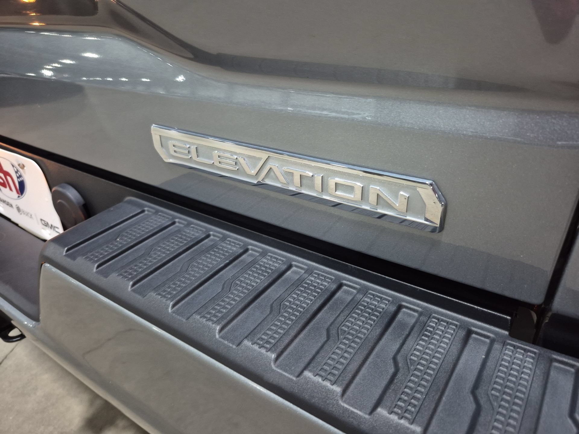 Used 2023 Gray GMC Elevation image 29