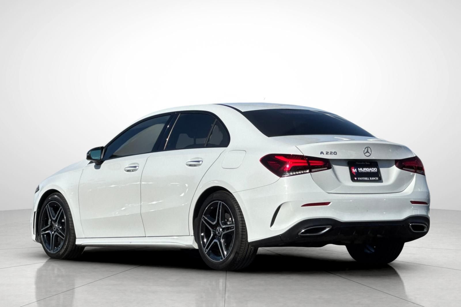 Used 2022 White Mercedes-Benz A 220 image 13
