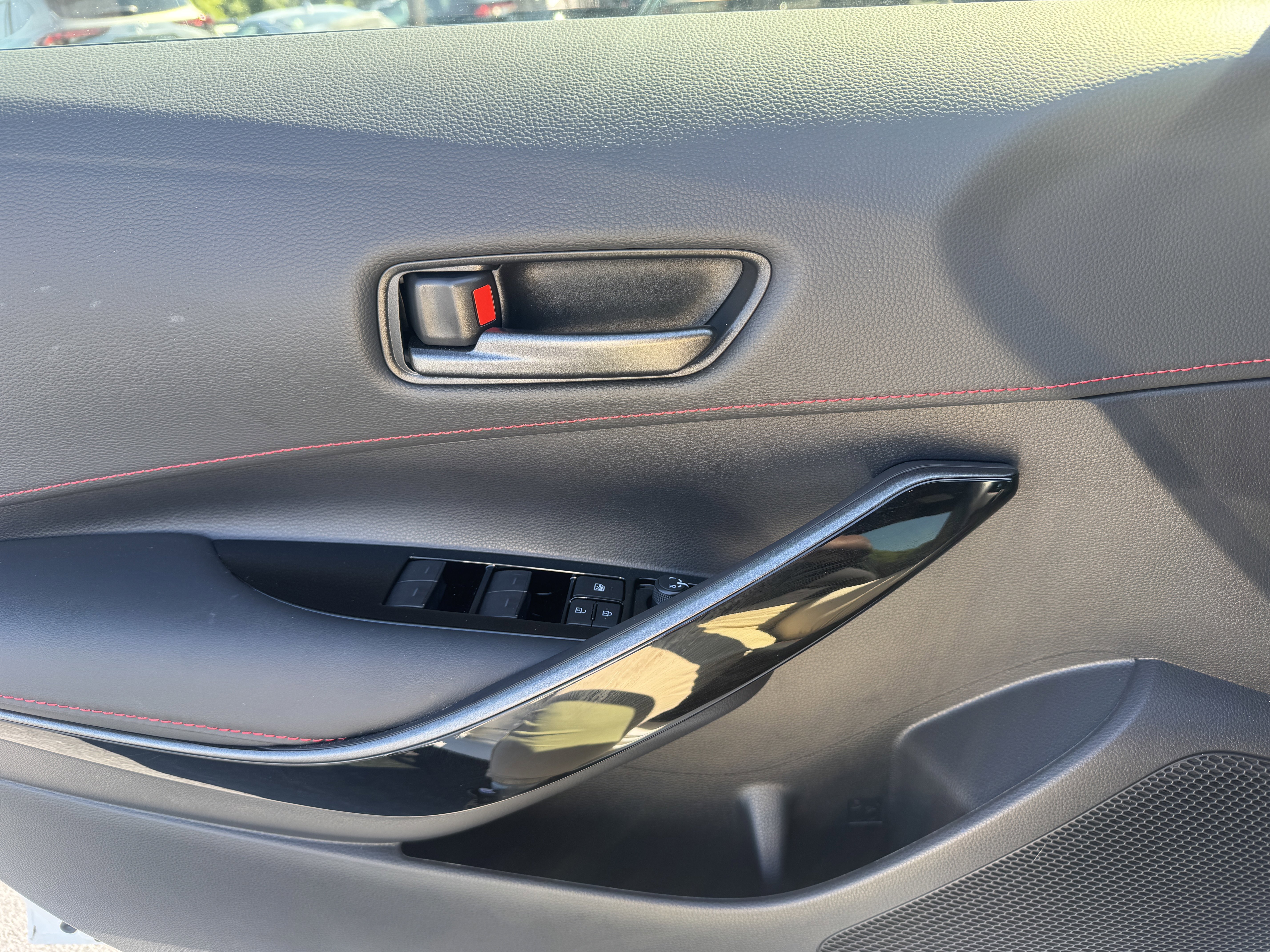 Used 2025 Ice Toyota Premium image 9