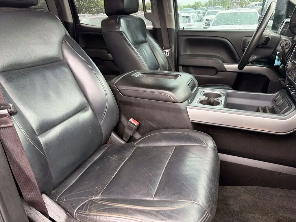 Used 2017 Black Chevrolet LT image 30