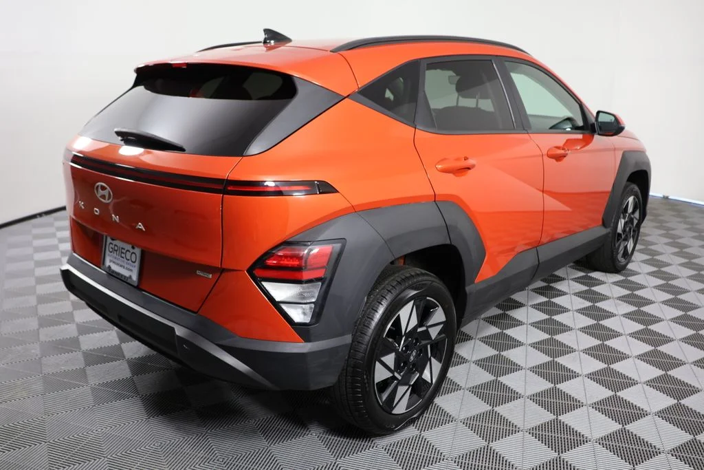 Used 2024 Orange Hyundai SEL image 8