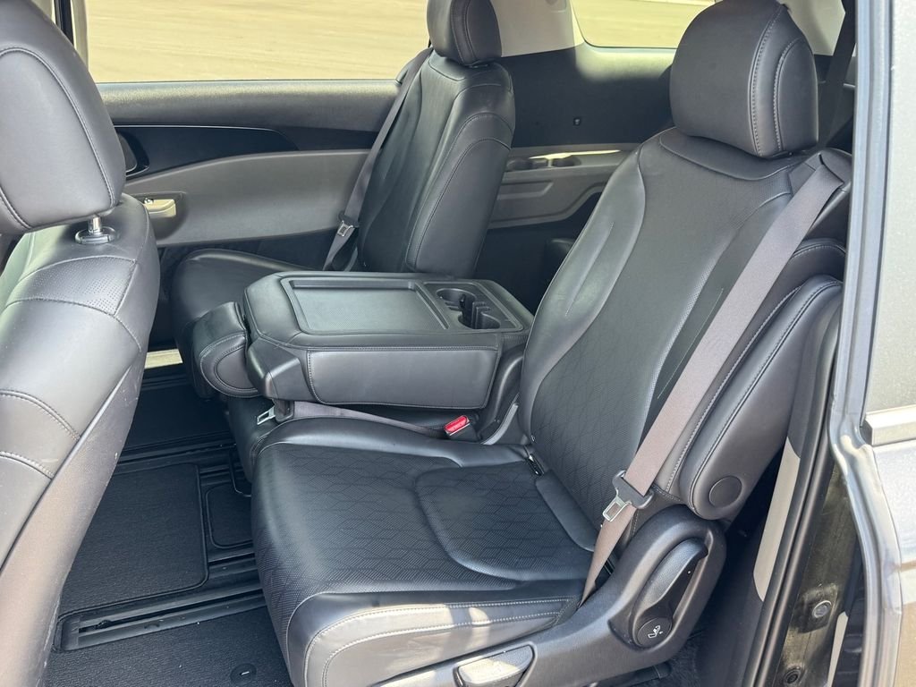 Used 2025 Gray Kia LXS image 14