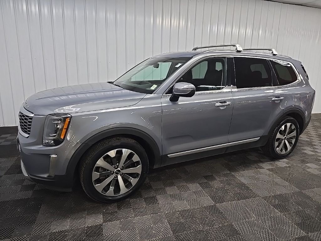 Used 2020 Silver Kia S image 6